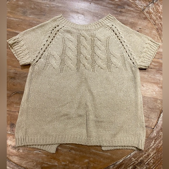 Zara Sweaters - Zara Short Sleeve Cable Sweater with Open Back